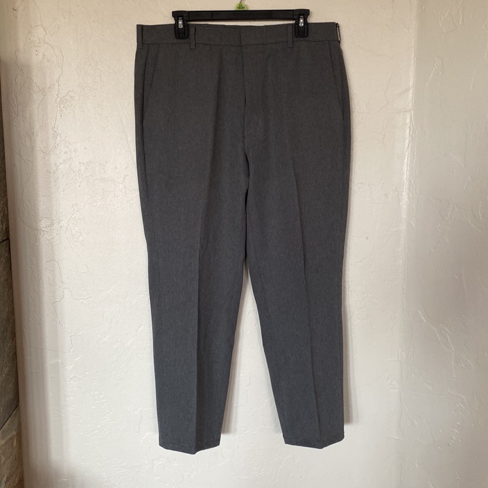 ❤️#31.  Levi’s Action Slacks Men’s dress pants size 36